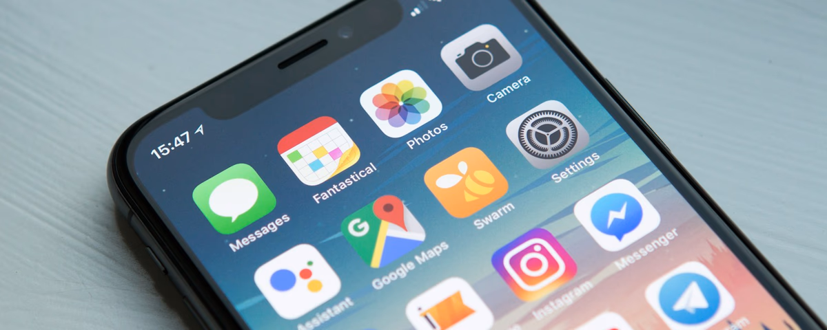 Mobile-first weboldal készítés Debrecenben 2026: miért a mobil dönti el, lesz-e új ügyfele